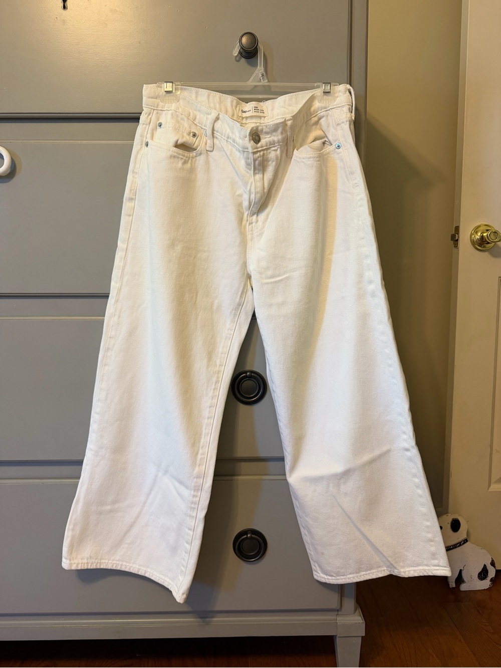 White Wide-Leg Women’s Jeans - Classic High-Rise